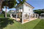 13 bed House for sale in Massarosa
