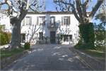 5 bed Villa for sale in Carpentras