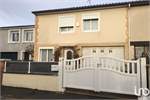 4 bed Villa for sale in Marne