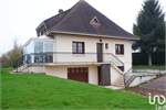 6 bed Villa for sale in Eure