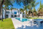 5 bed Villa for sale in El Paraiso